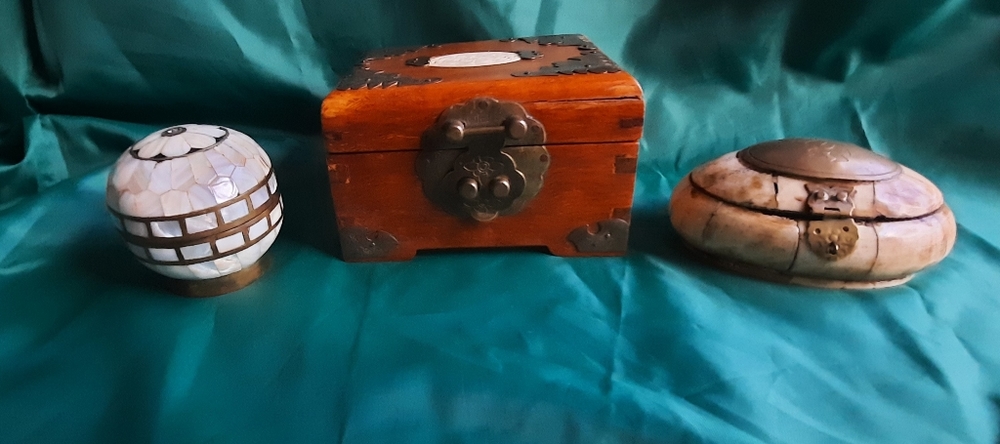 Vintage trinket boxes